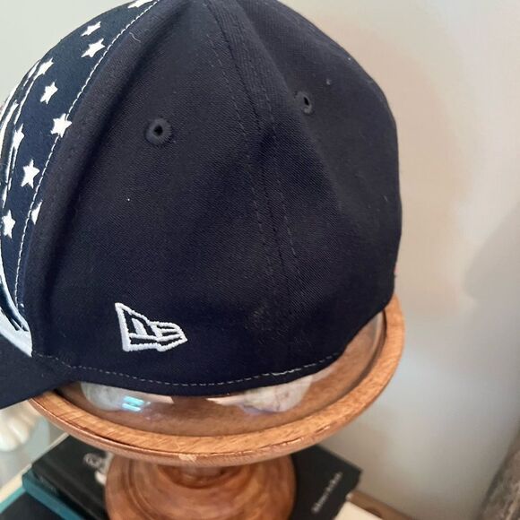 Stripers red white and blue embroidered New Era Black fitted Cap with White Logo - Picture 2 of 5